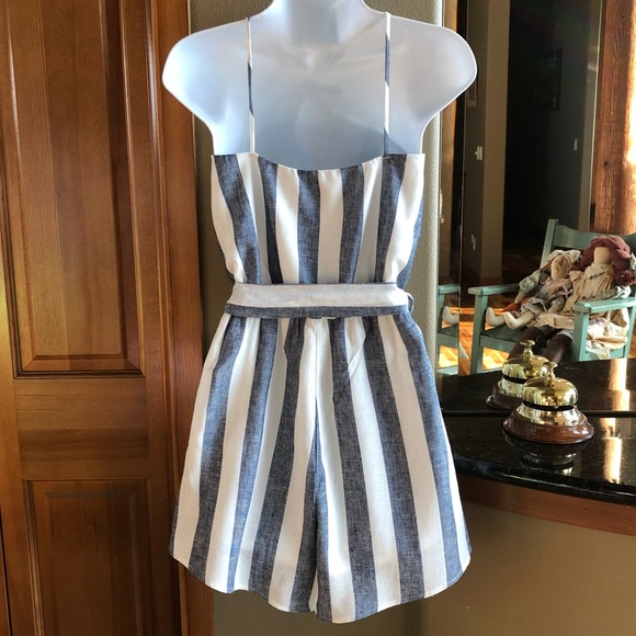 🍃💕NWT Nautical Stripe Linen Blend Romper - Picture 2 of 4